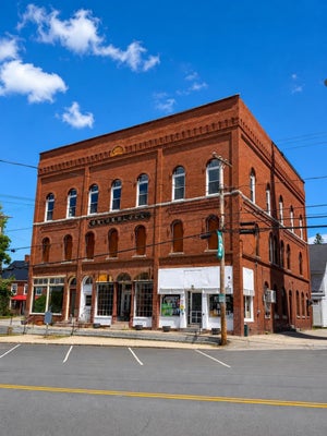 18 MAIN ST # 22, PITTSFIELD, NH 03263 - Image d3da8d56575b96c77bde77ec83b09ddd/2142453465