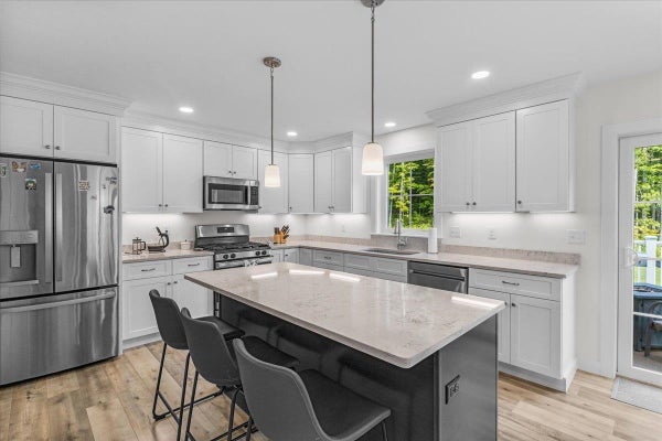 246 HENDEE LN, JERICHO, VT 05465 - Image d3f94ff62a463d7d5c2a2a2d7cbe0be4/3498899239
