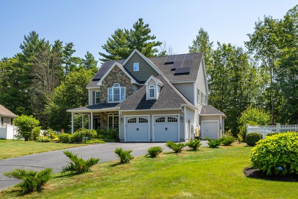 144 BOXWOOD LN, DOVER, NH 03820 - Image dfa8779d3fcec6a765a2b49e818b3b34/568643053