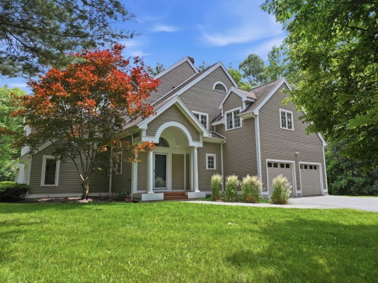 305 WESTVIEW DR, SHELBURNE, VT 05482 - Image e1ec18bd7fc4f3bde22c99a40d5b67a5/3410682256