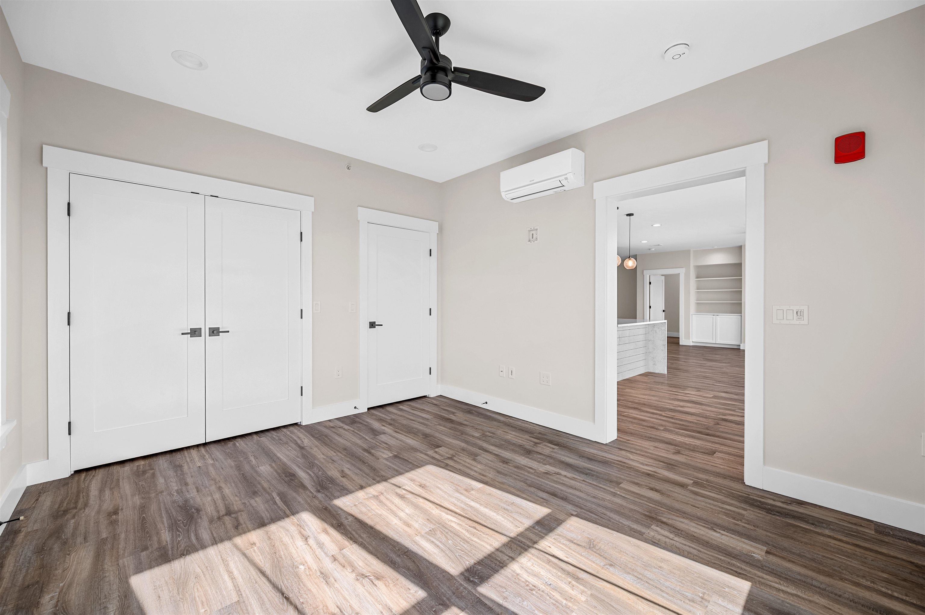 Welcome to one-level luxury living at its finest. This stunning top-fl – image 38