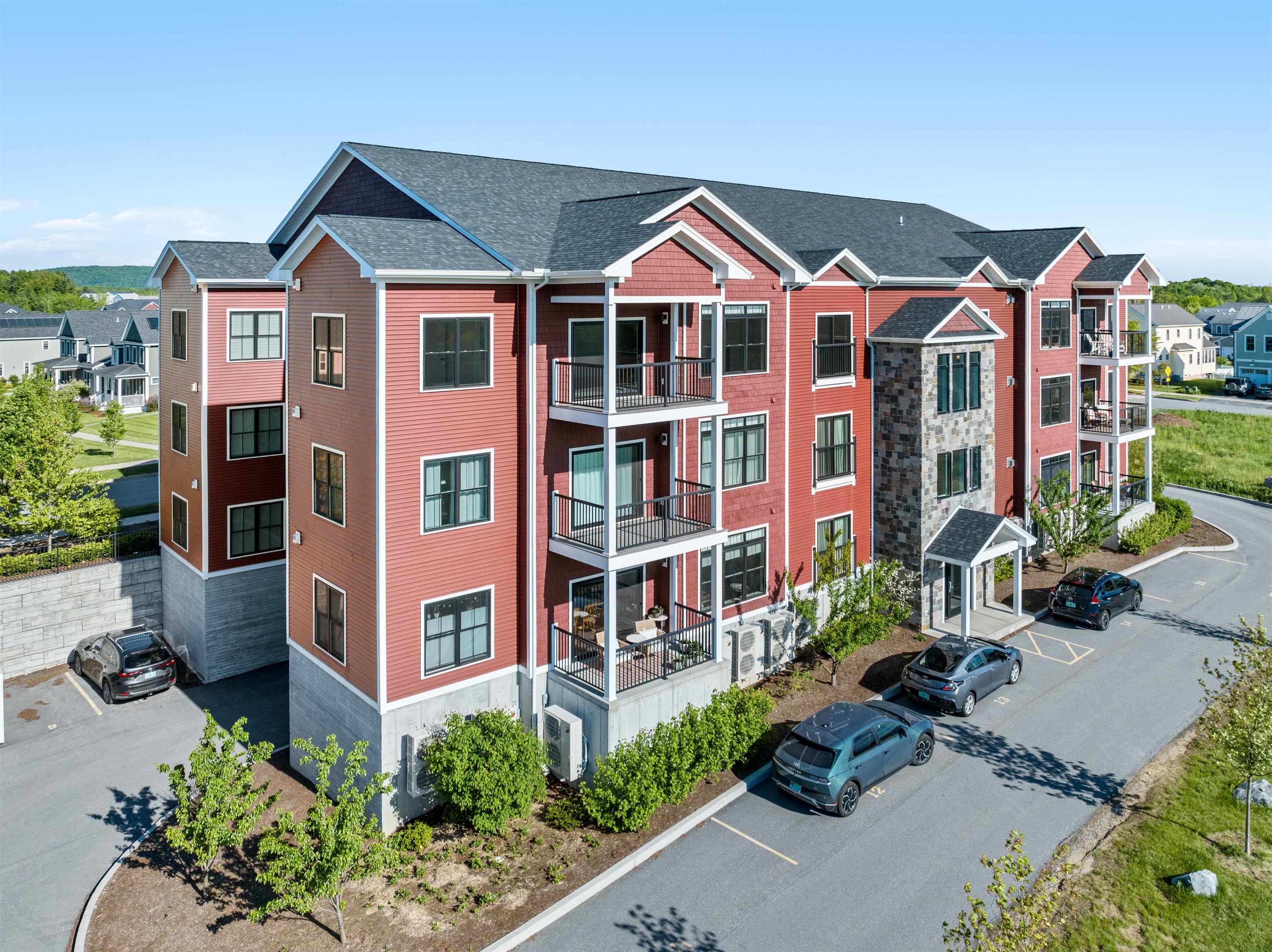 Welcome to one-level luxury living at its finest. This stunning top-fl – image 44