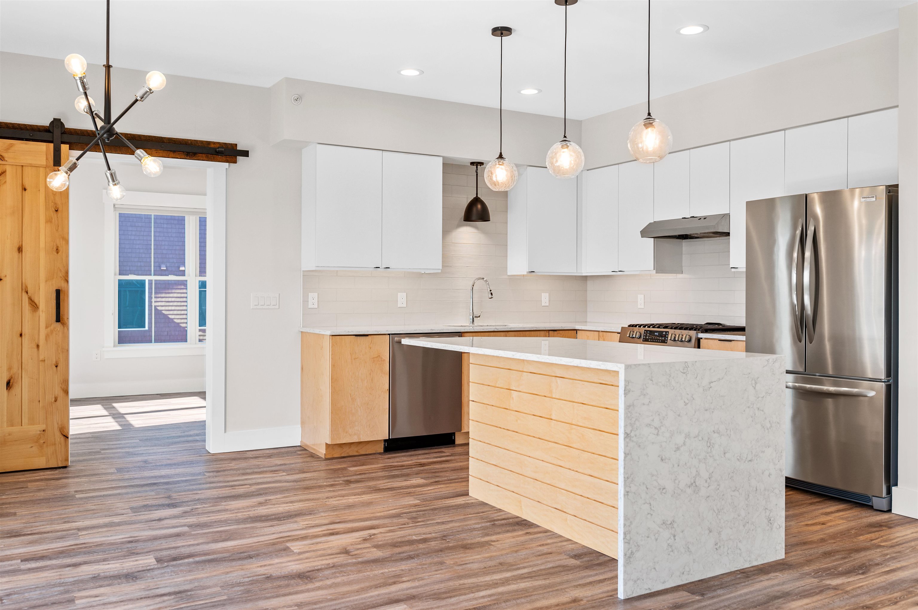 Welcome to one-level luxury living at its finest. This stunning top-fl – image 11