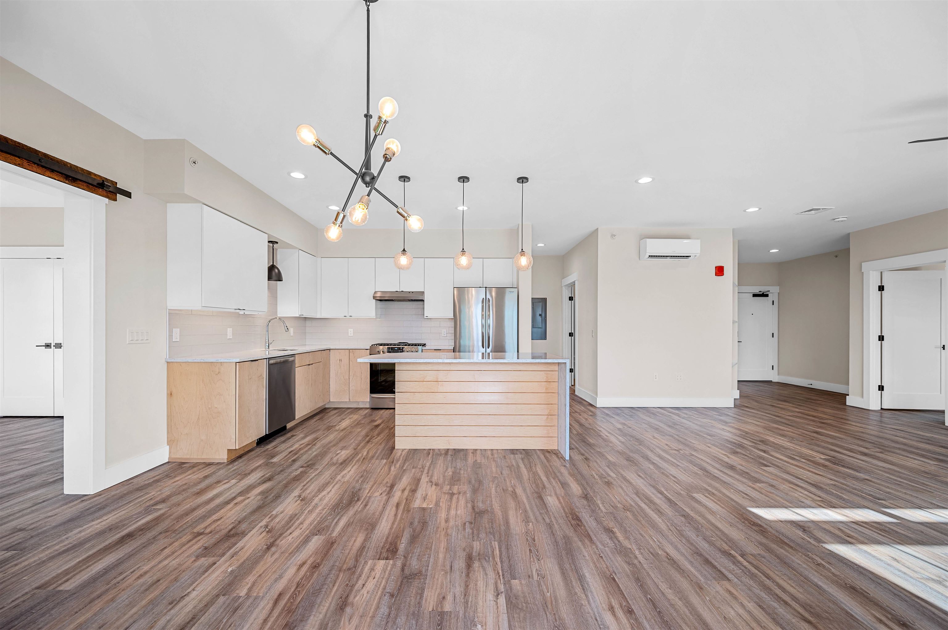 Welcome to one-level luxury living at its finest. This stunning top-fl – image 15