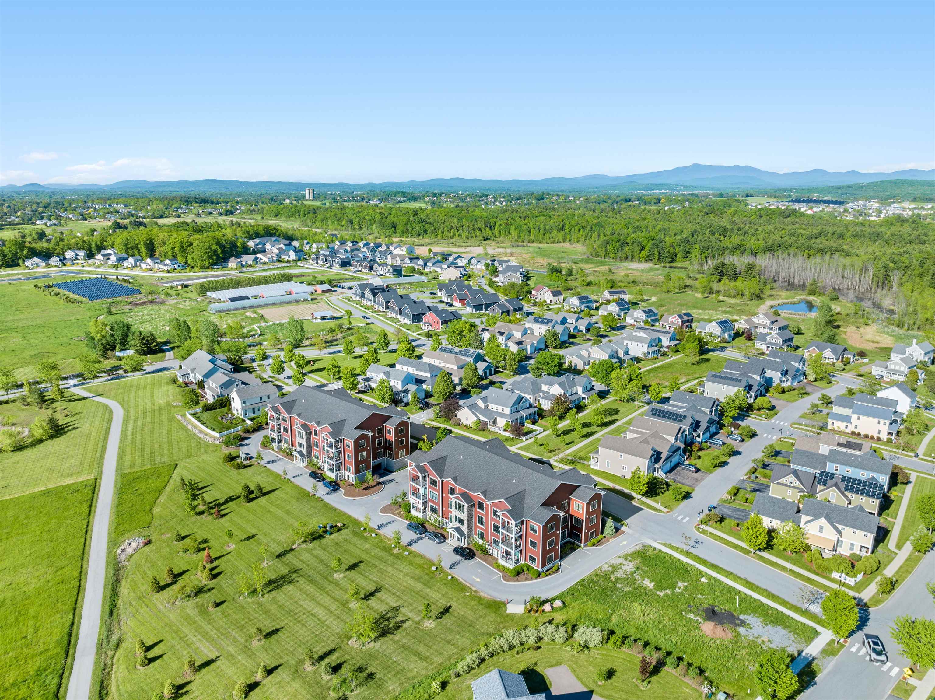 Welcome to one-level luxury living at its finest. This stunning top-fl – image 47