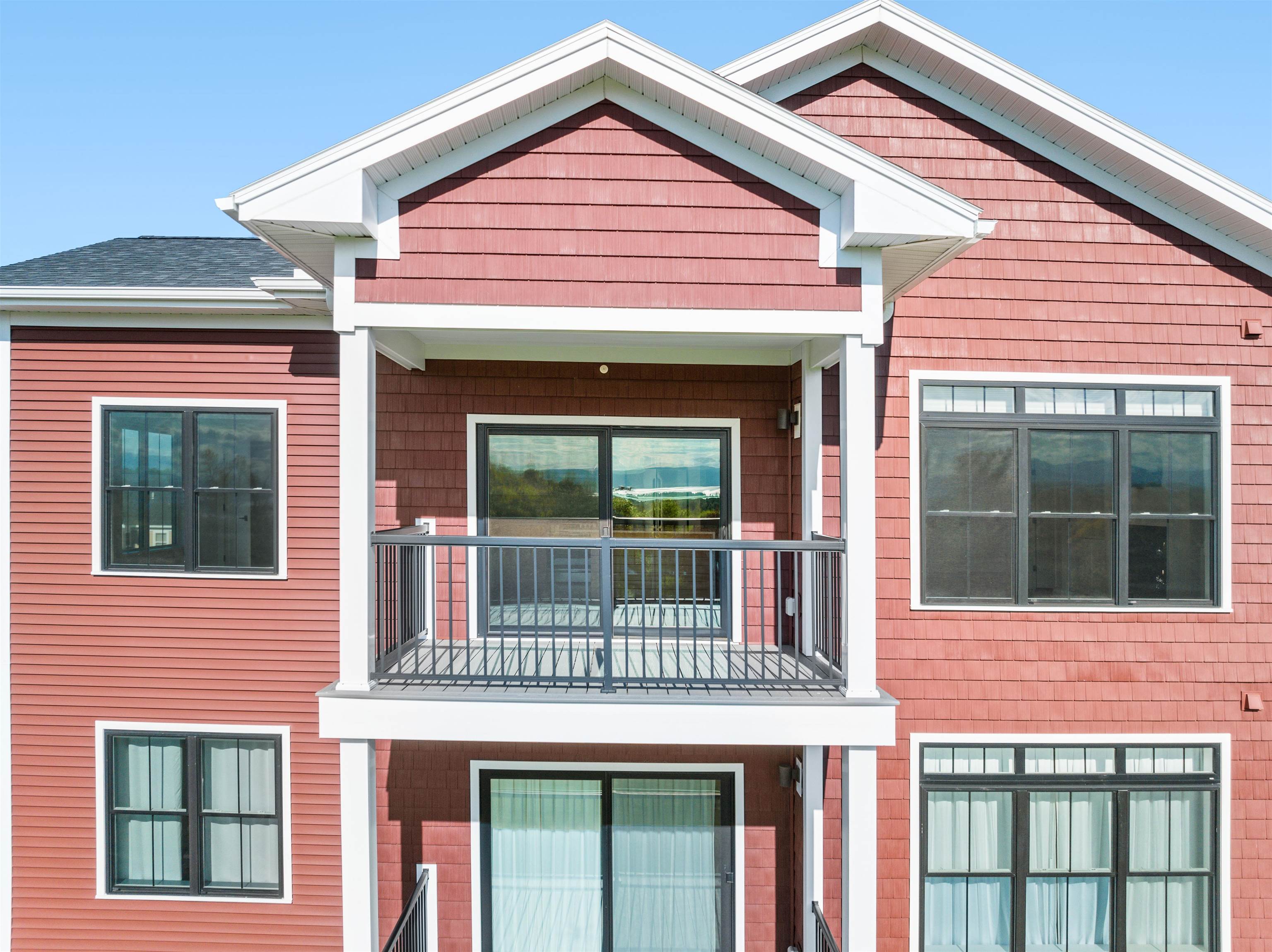 Welcome to one-level luxury living at its finest. This stunning top-fl – image 43