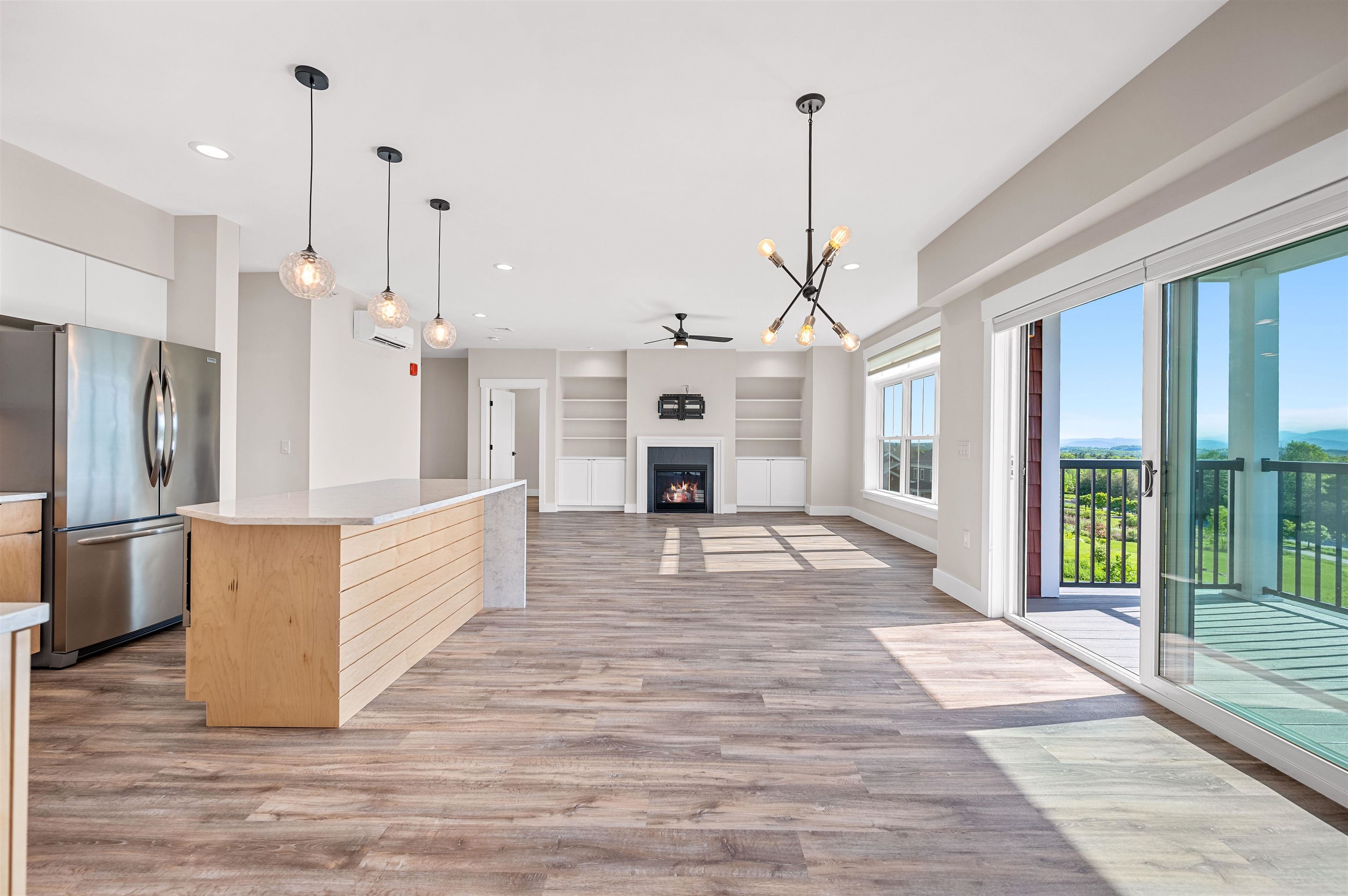 Welcome to one-level luxury living at its finest. This stunning top-fl – image 13