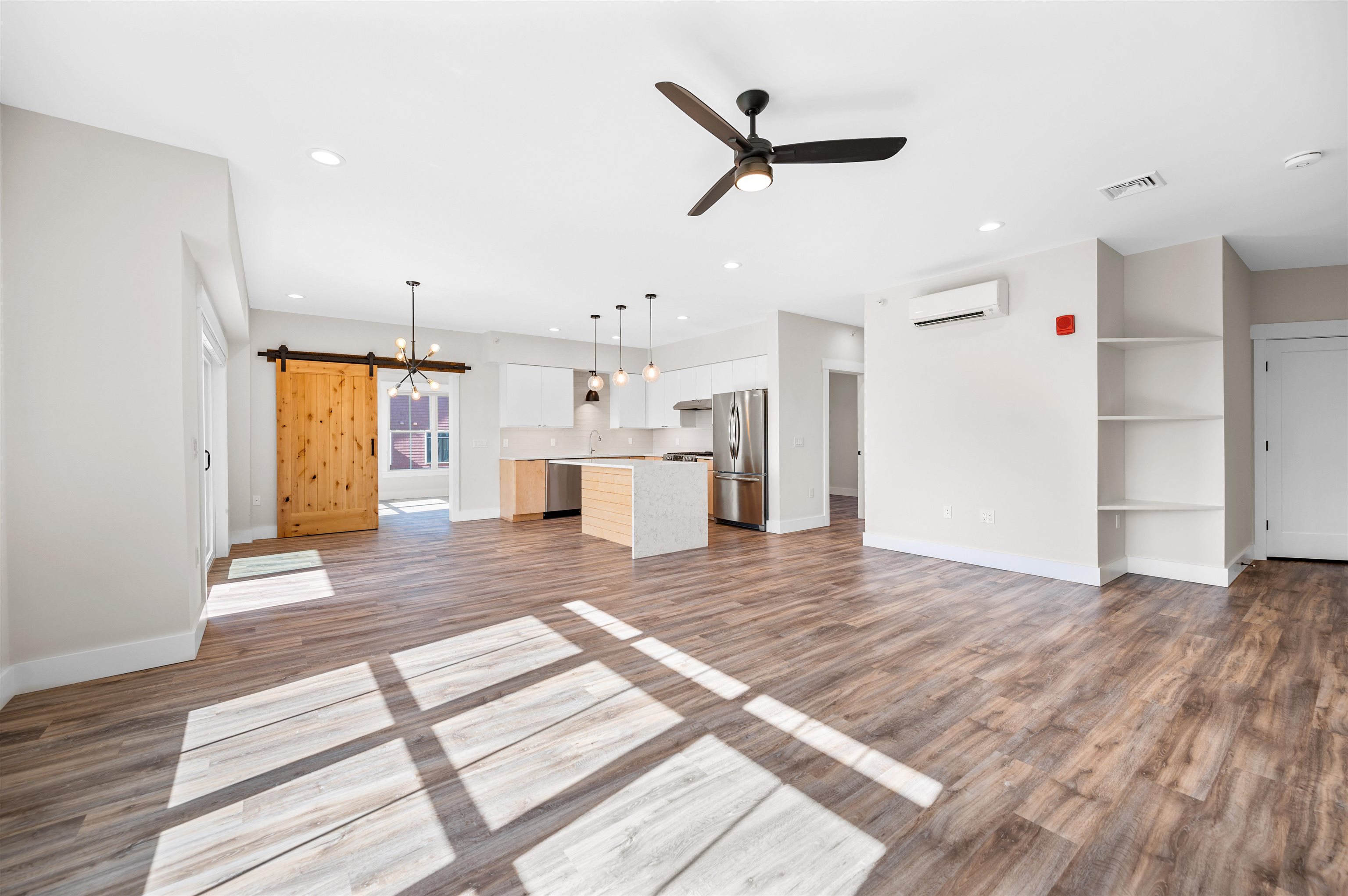 Welcome to one-level luxury living at its finest. This stunning top-fl – image 10