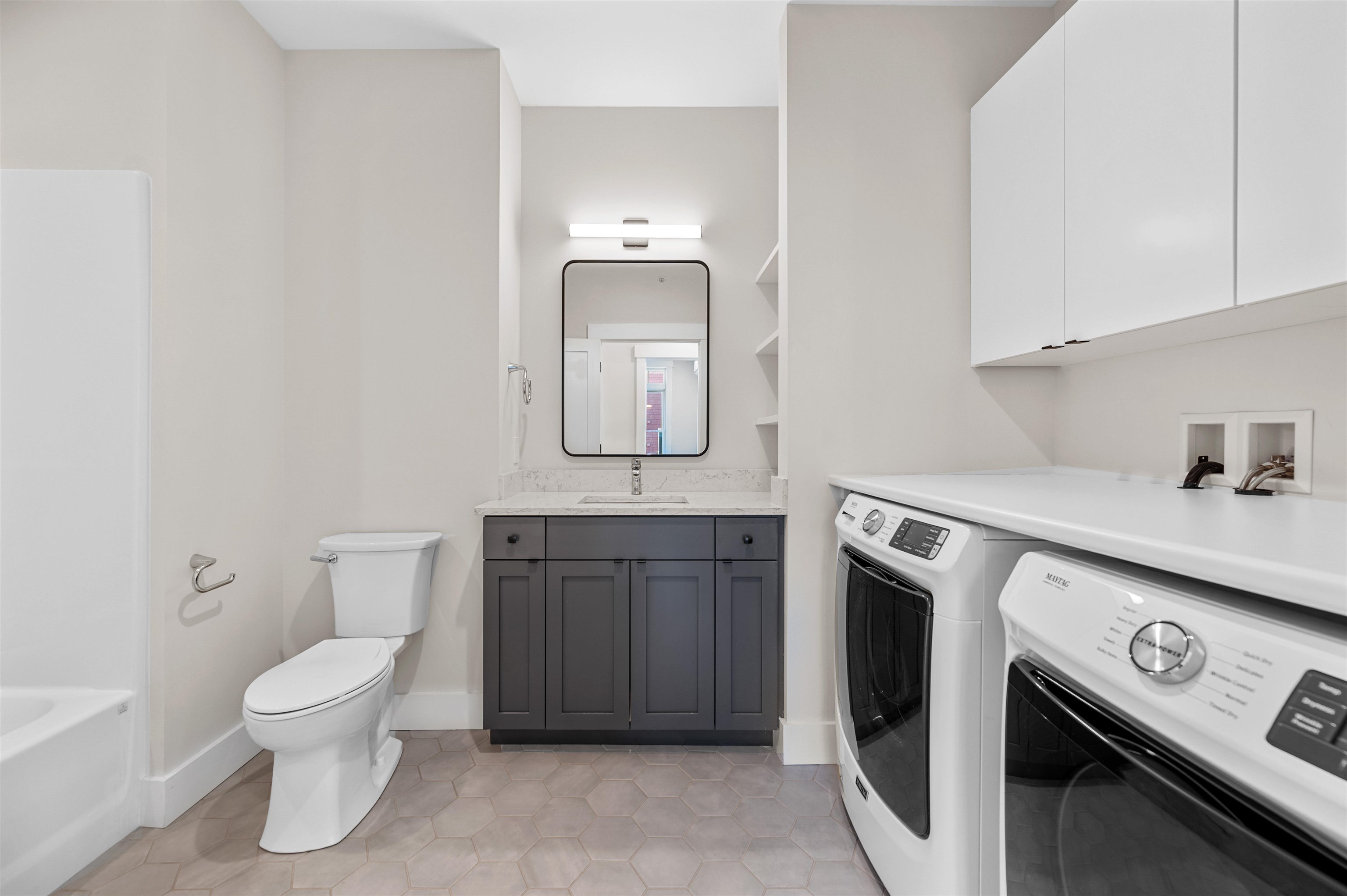 Welcome to one-level luxury living at its finest. This stunning top-fl – image 31