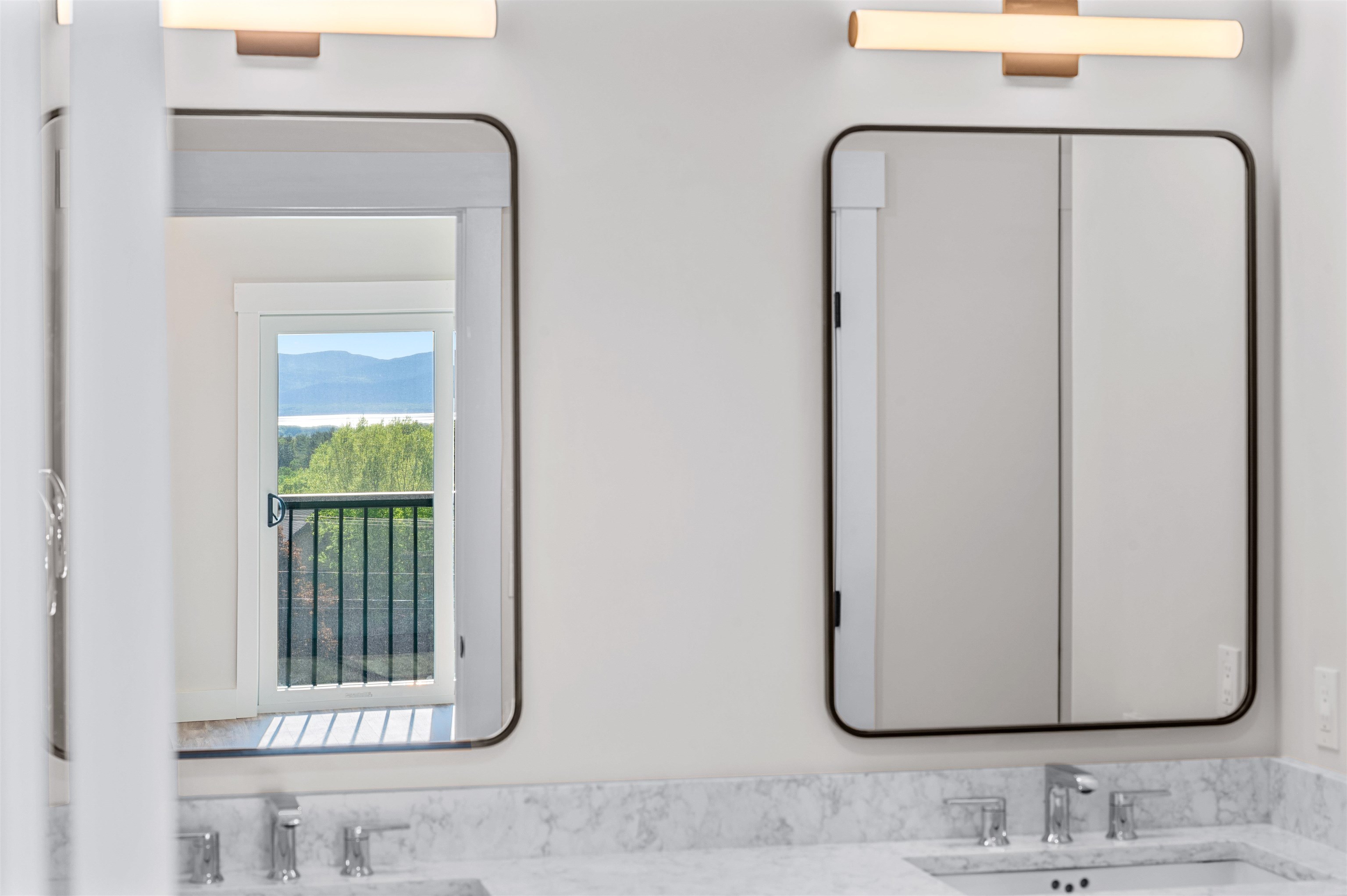 Welcome to one-level luxury living at its finest. This stunning top-fl – image 25