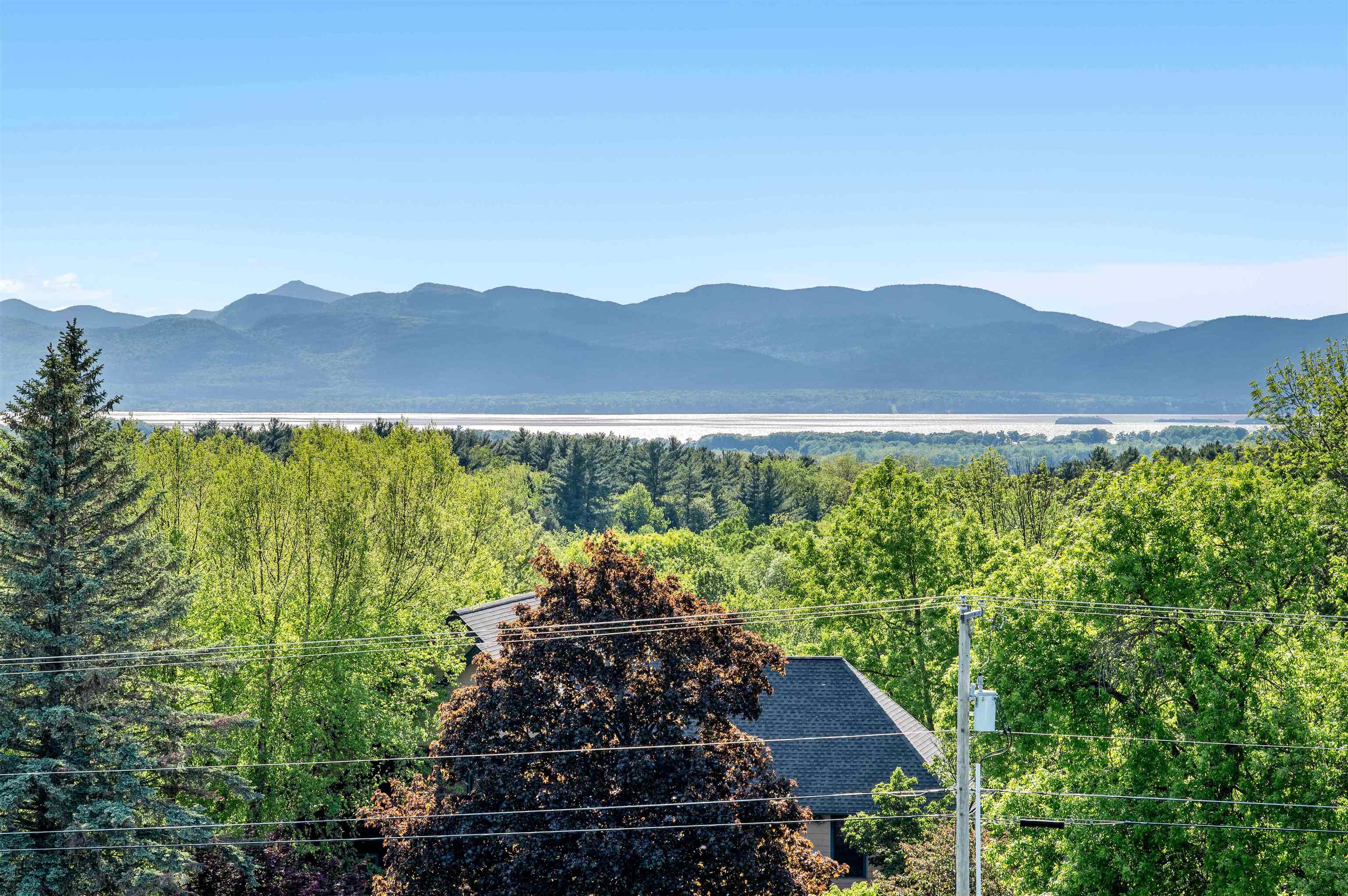 Welcome to one-level luxury living at its finest. This stunning top-fl – image 41