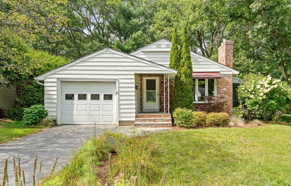106 KILLARNEY DR, BURLINGTON, VT 05408 - Image f1984a5d5cdc1047ab22dbb87e5a9de2/3823874615
