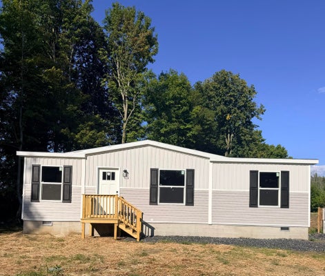 126 E ALBURGH RD, ALBURG, VT 05440 - Image f2a8e949e1754eae814079aecef9622e/1618478580