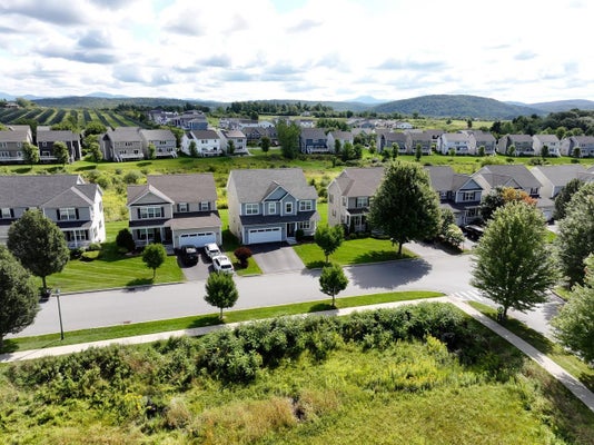 252 BRAEBURN ST, SOUTH BURLINGTON, VT 05403 - Image f3b339d2944bcda3f5465bcec20d40ae/943717247