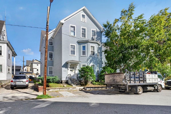 17 HEVEY ST, MANCHESTER, NH 03102 - Image f6328f929132a934b4433b9c8c8a8361/1932929014