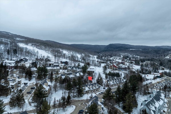 1 TOWNHOUSE SQ, WEST DOVER, VT 05356 - Image f9f63df6b3ebeb1859b419a75bb1a4ce/640842436