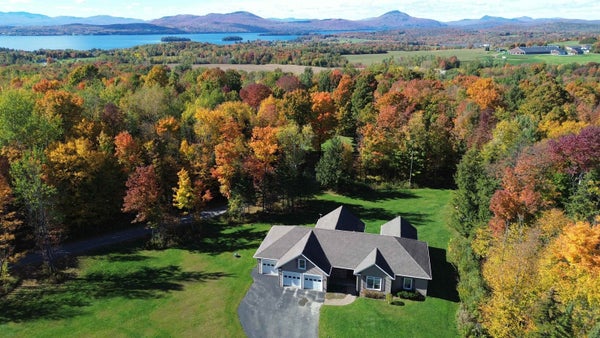 905 DAIRNINAKA DR, NEWPORT, VT 05855 - Image fbee3f1b1d4a2c283004fc457fee31bd/2379379070