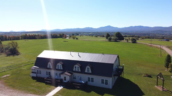 2637 FARRAR RD APT 8, NEWPORT CENTER, VT 05857 - Image fee446262b711bb60f19e1b81bf853fb/2336412306