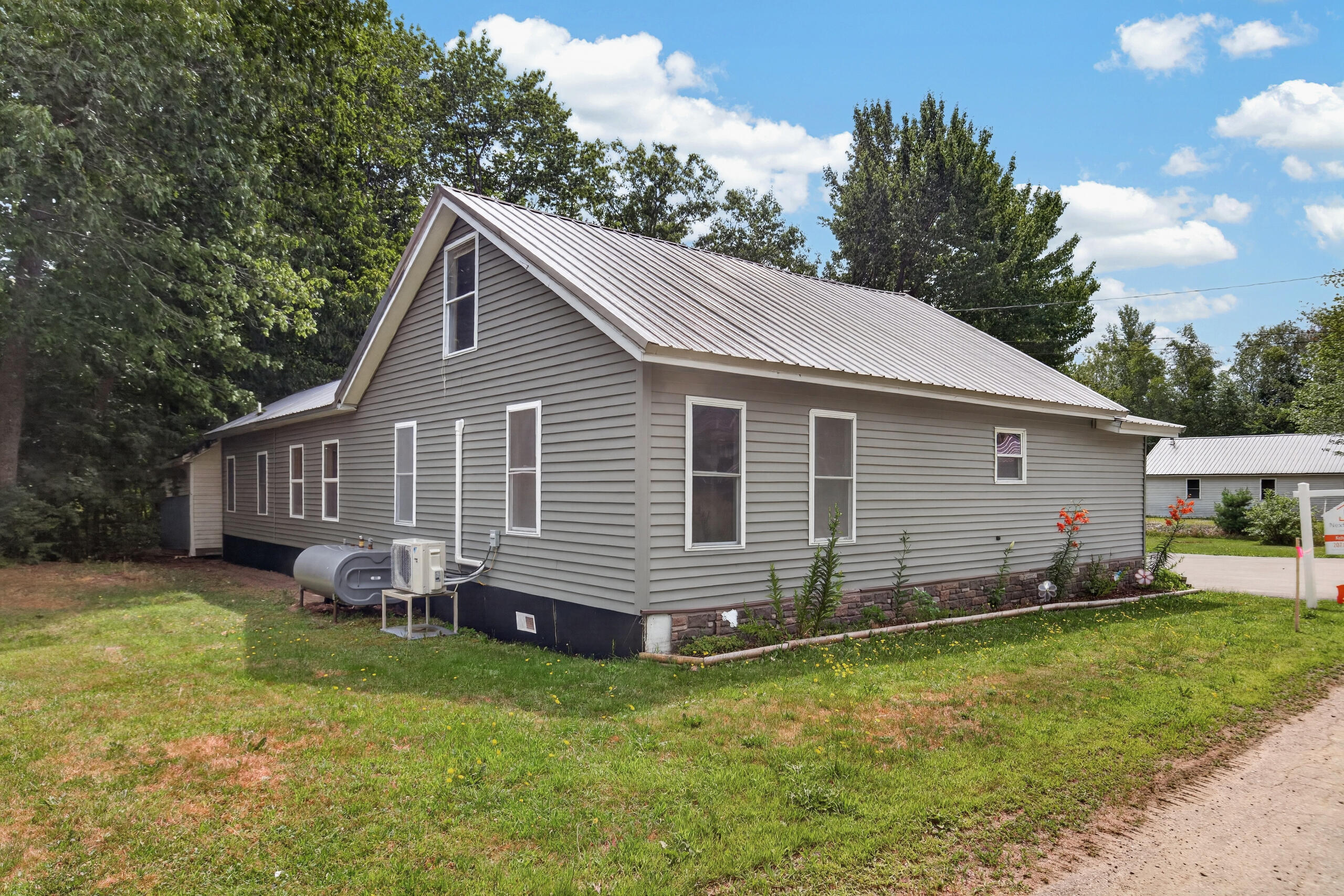 15 Pleasant Street