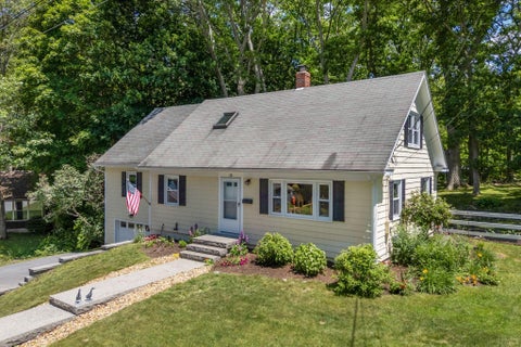 Photo of 15 Oakwood Road, Cape Elizabeth, ME 04107 (MLS # 1668453)