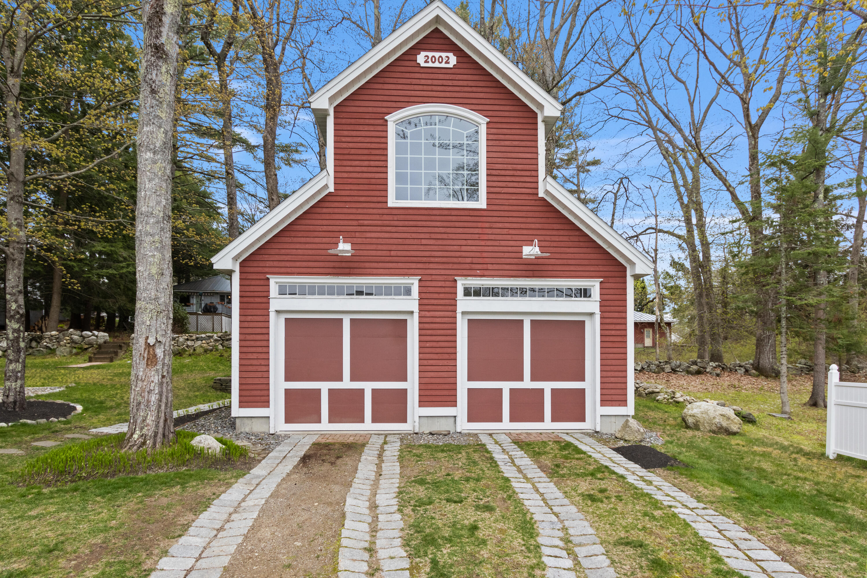 11 Sunset Avenue