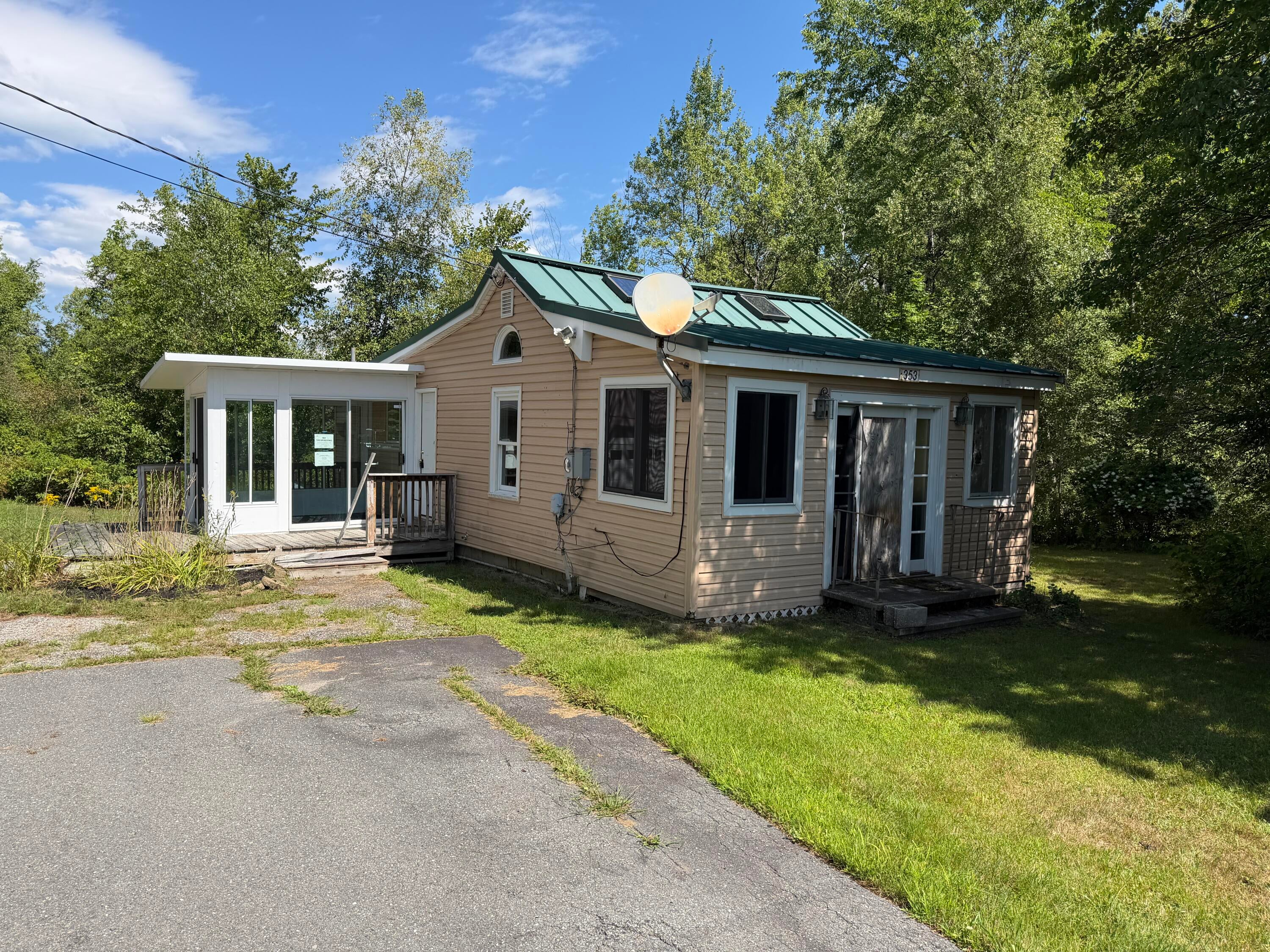 353 Ossipee Trail E