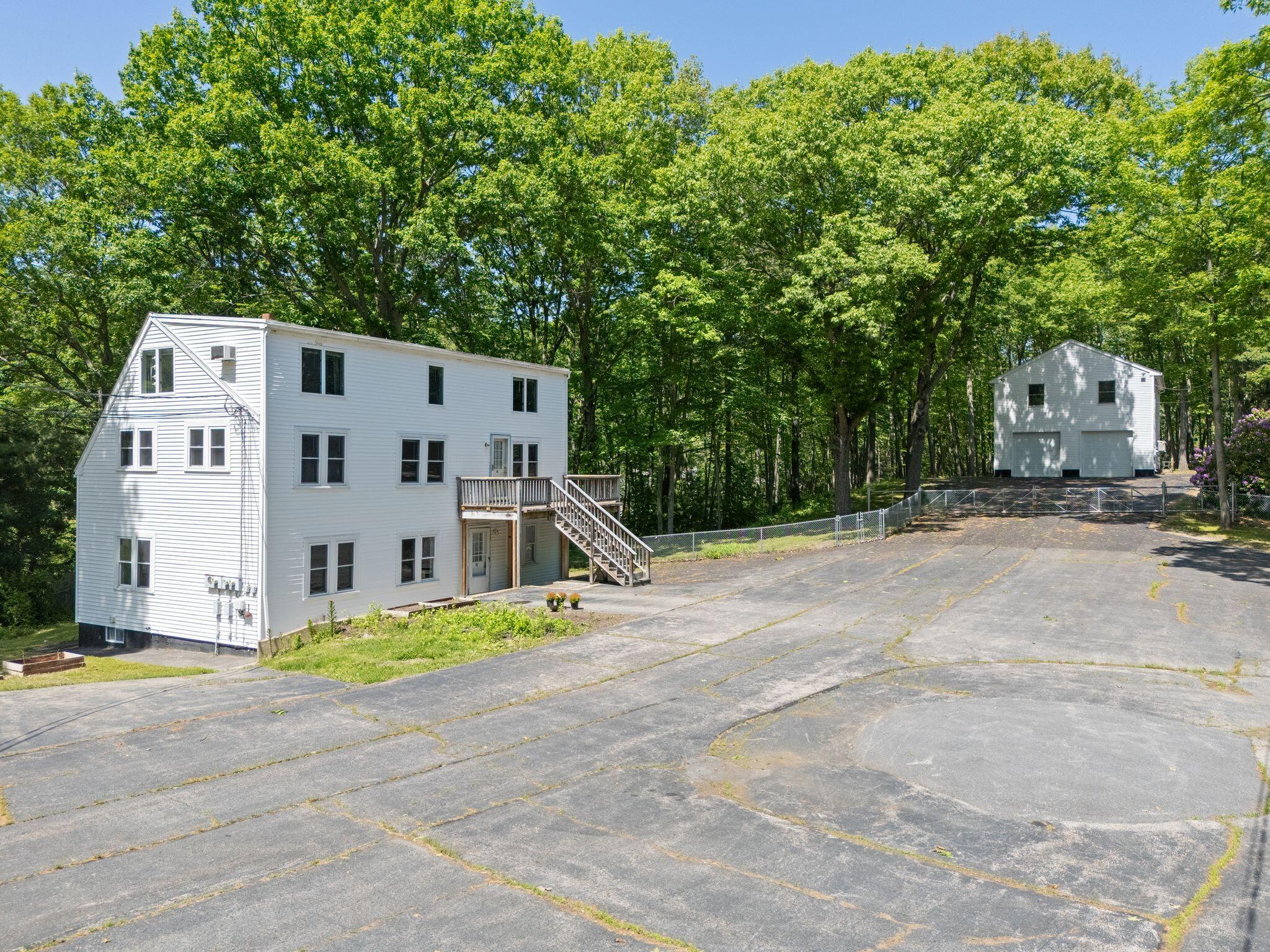 8-10 Bayview Lane
