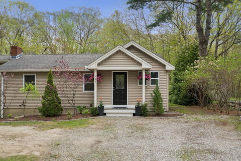 Photo of 332 Portland Street, Yarmouth, ME 04096 (MLS # 1664975)