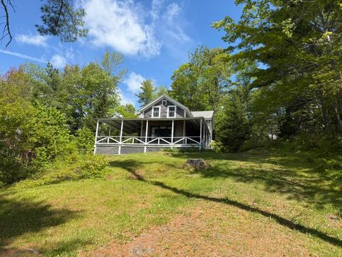 Photo of 4 Roberts Circle, Boothbay Harbor, ME 04538 (MLS # 1669614)