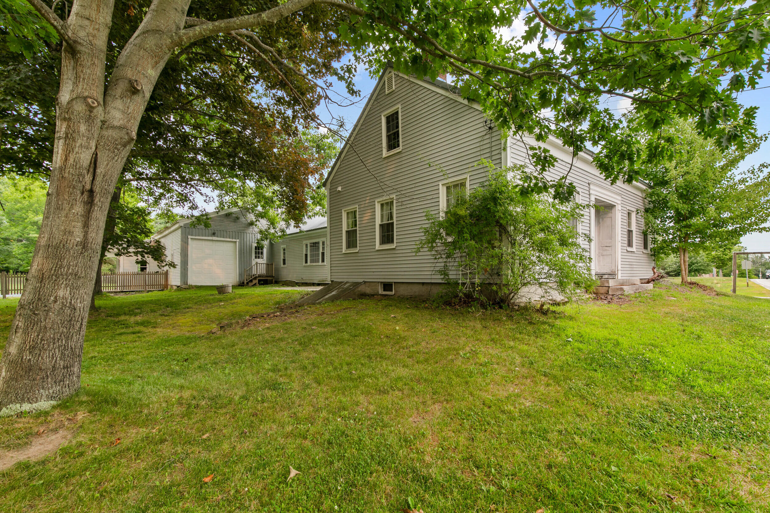 902 Long Plains Road
