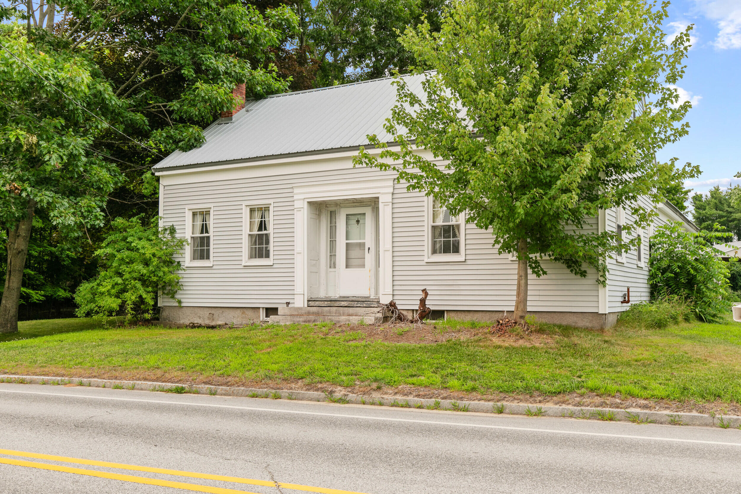 902 Long Plains Road