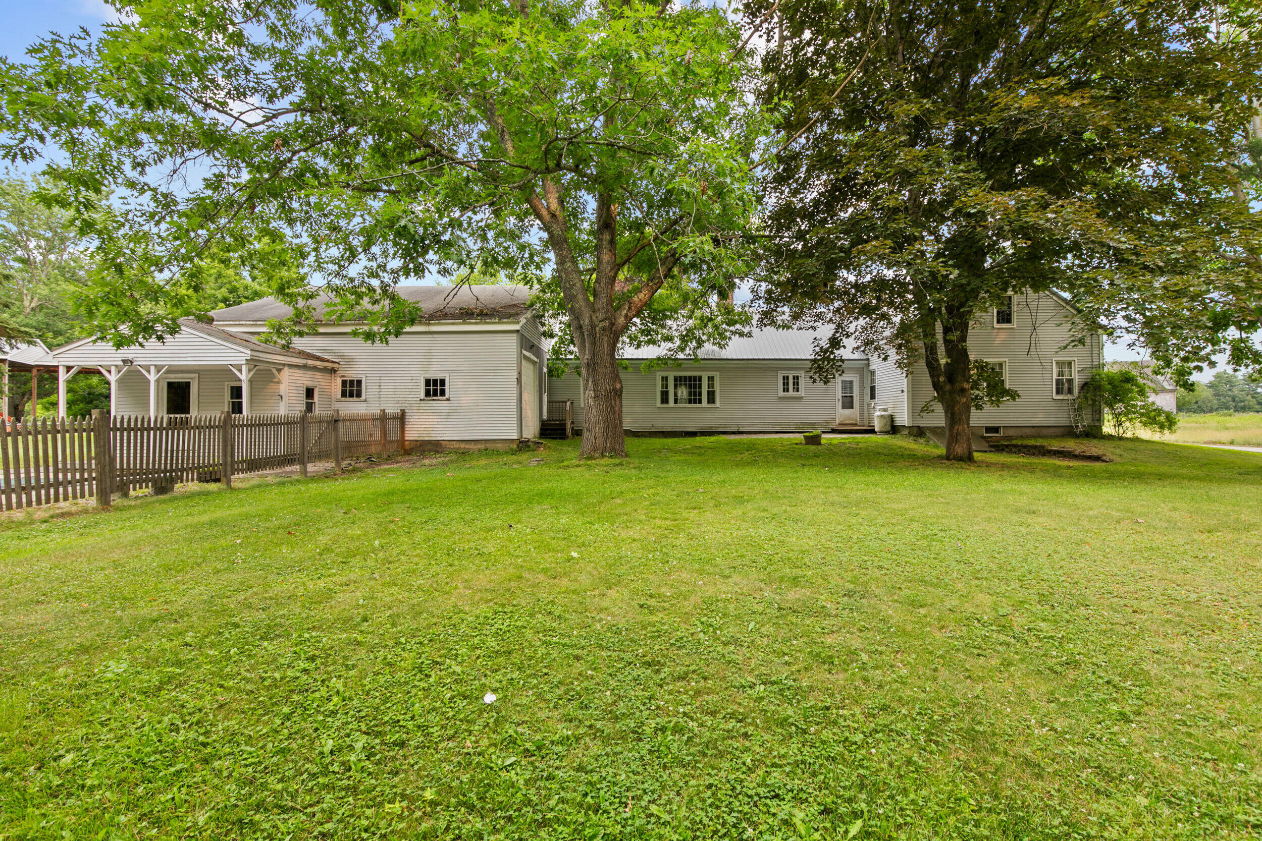 902 Long Plains Road