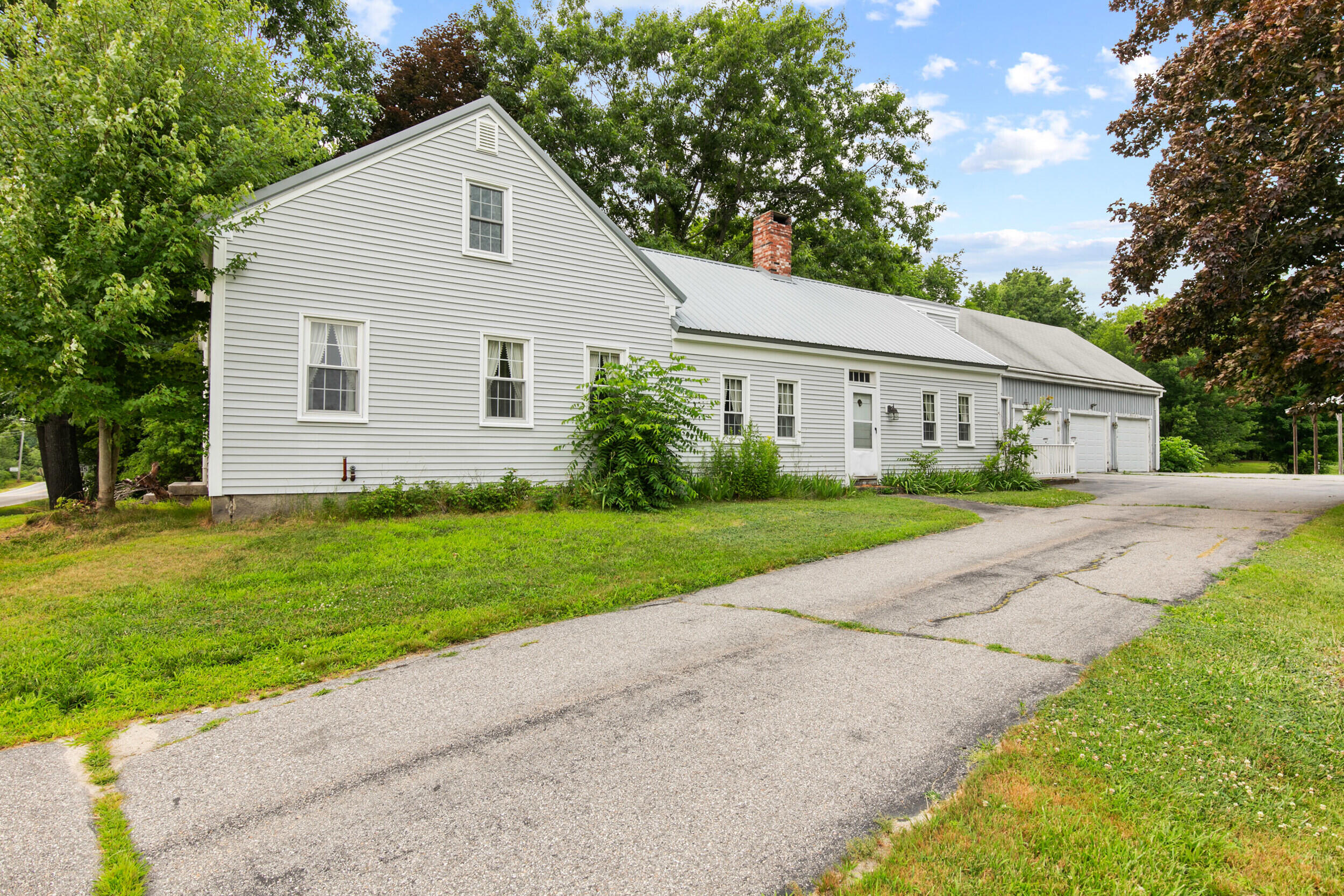 902 Long Plains Road