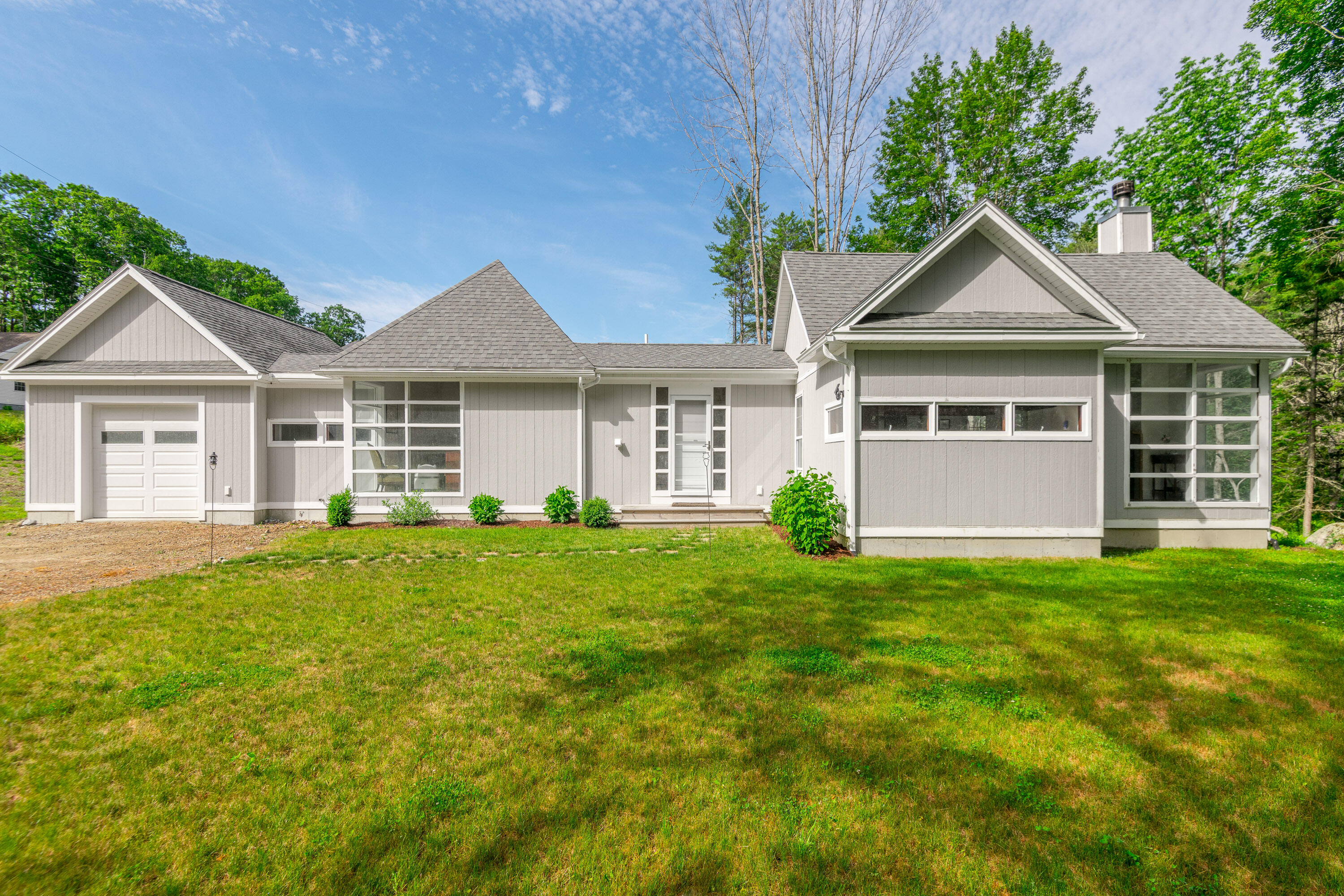 11 Ledgewood Drive