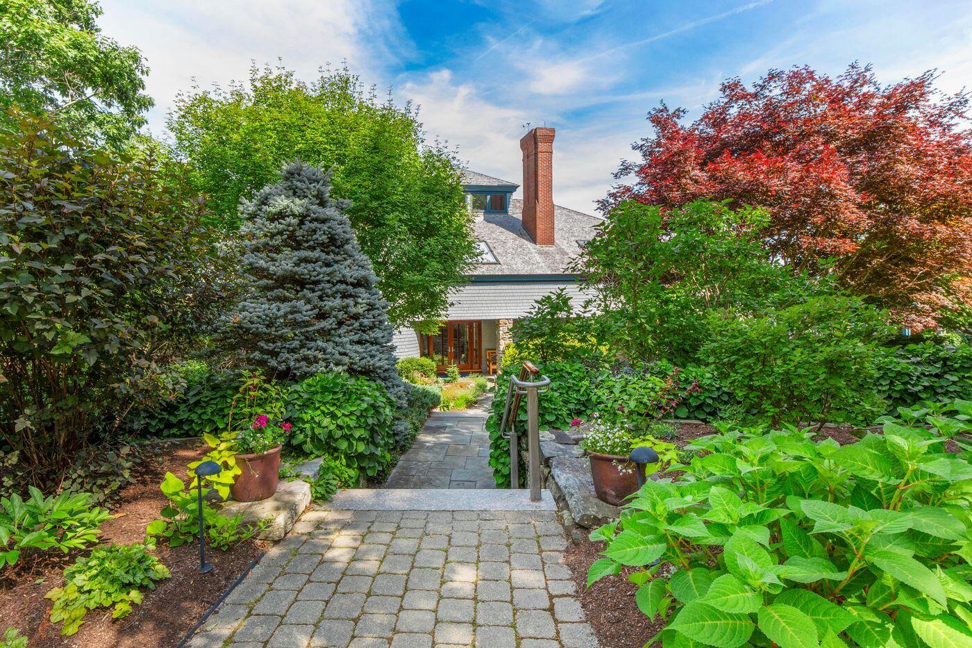 230 Bay View Street