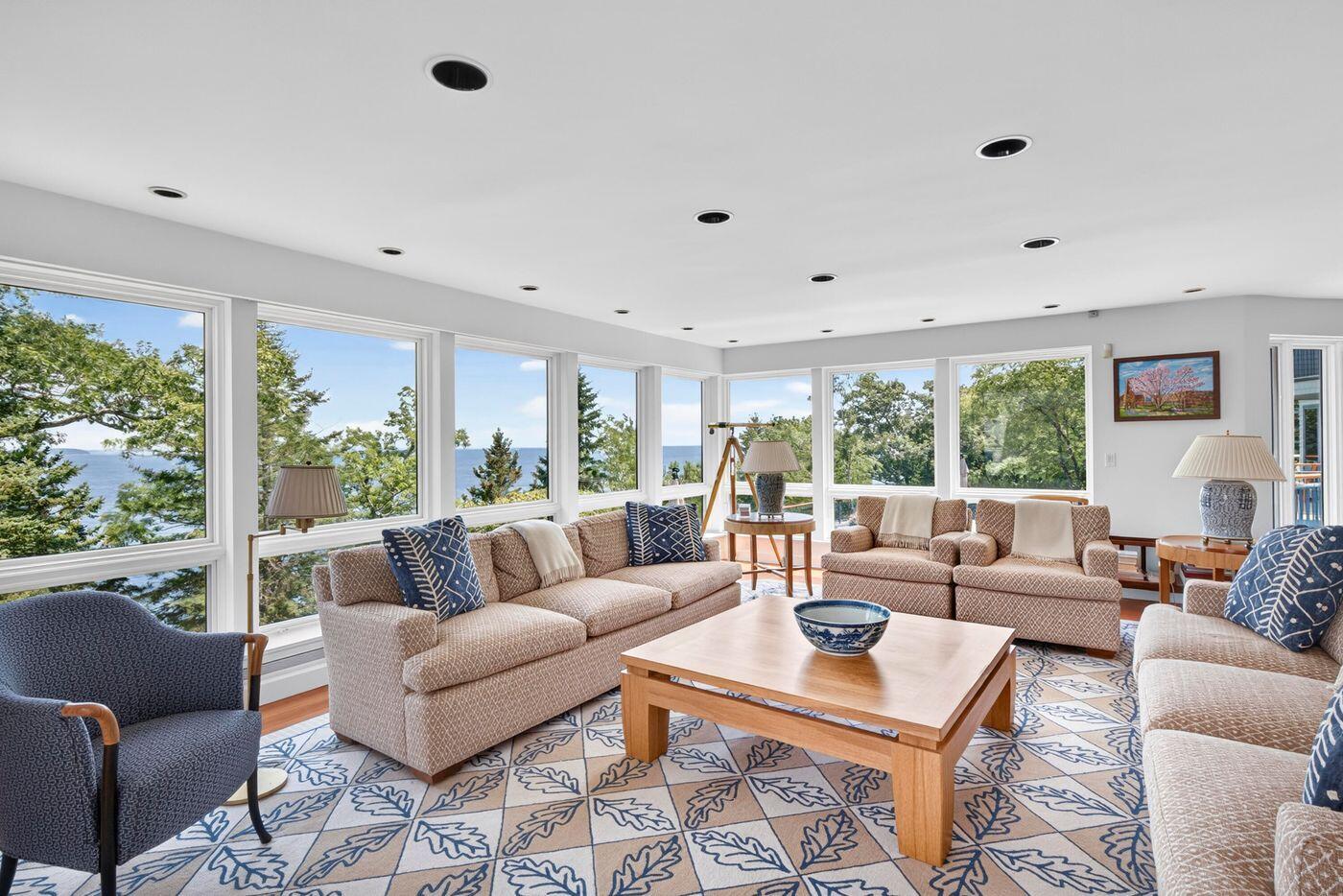230 Bay View Street