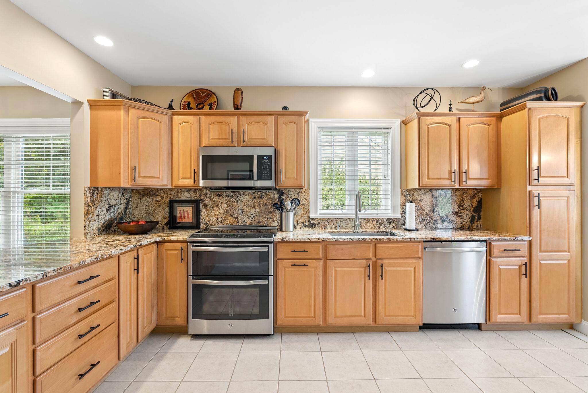 6 Audubon Way 6