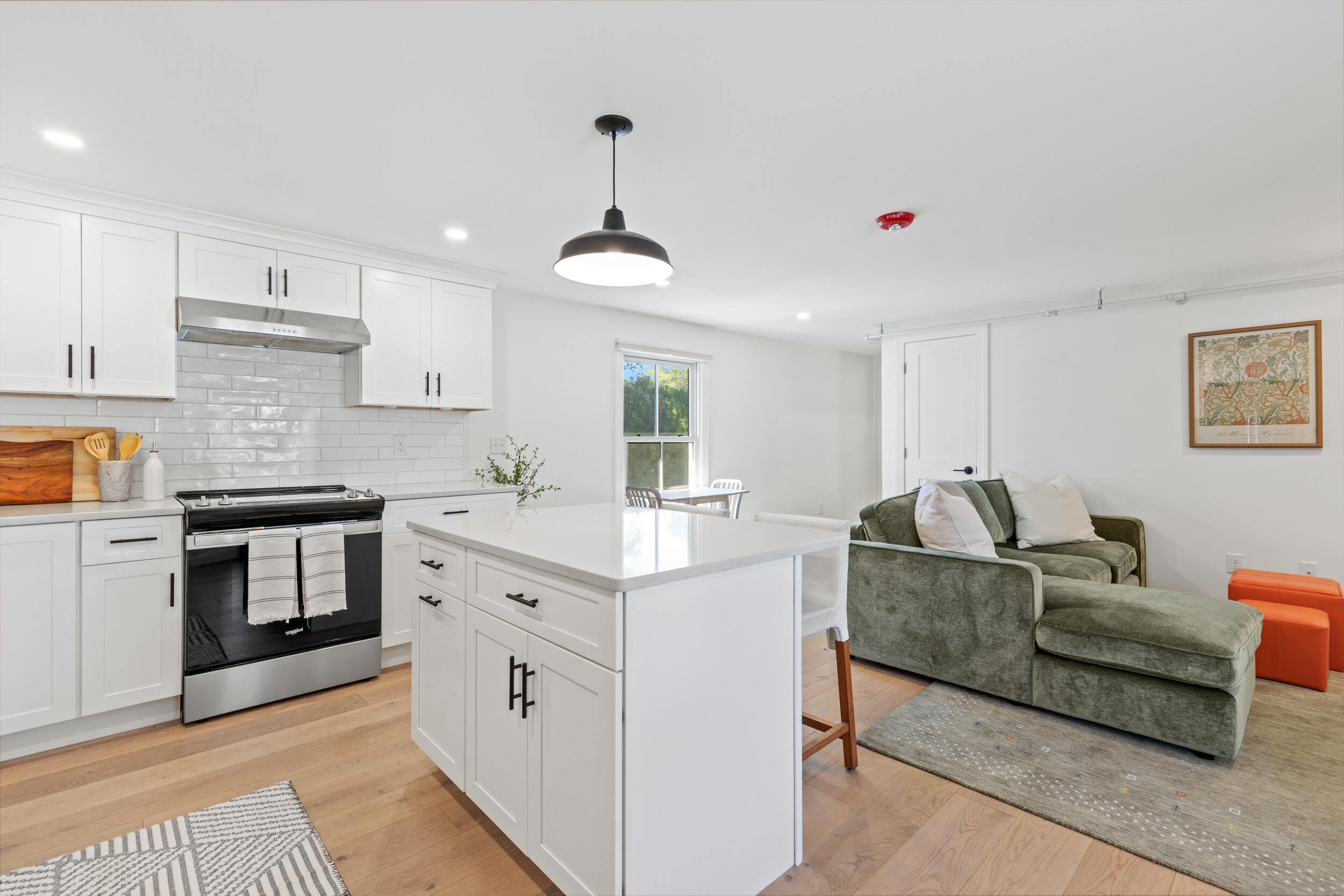 372 Main Street 201