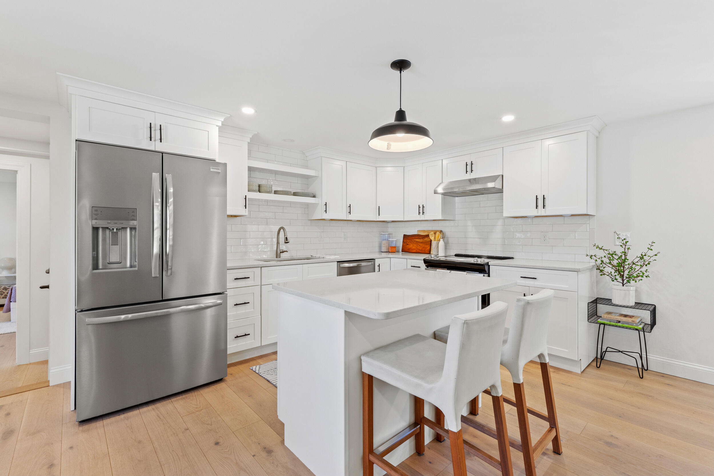 372 Main Street 201