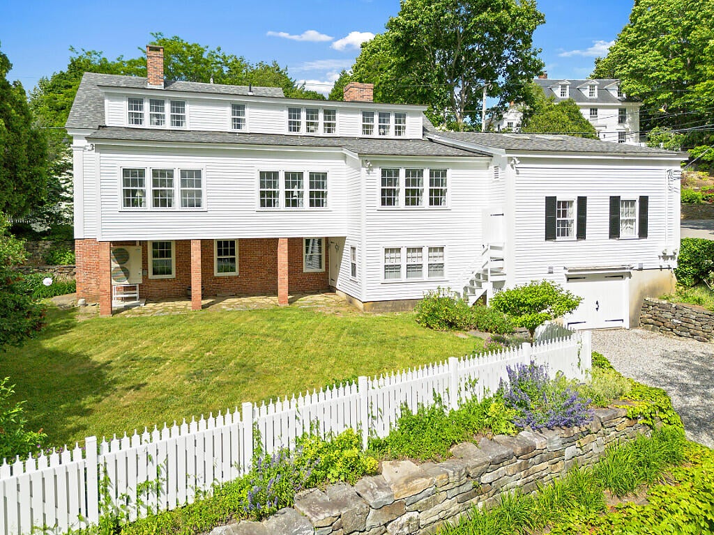 158 Russell Avenue