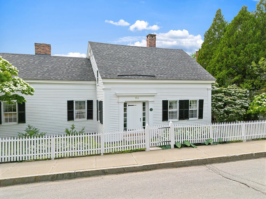 158 Russell Avenue