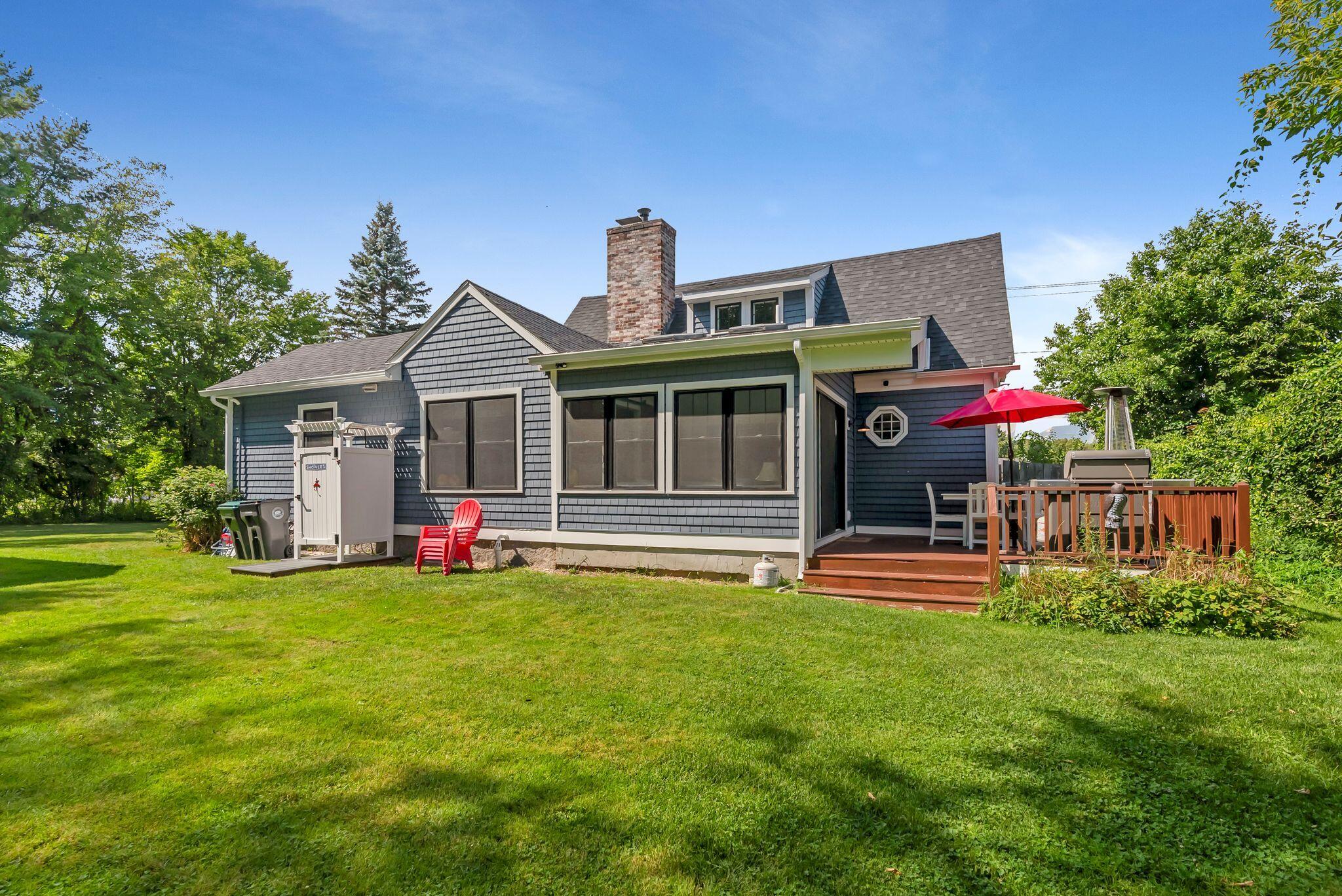 32 Western Avenue