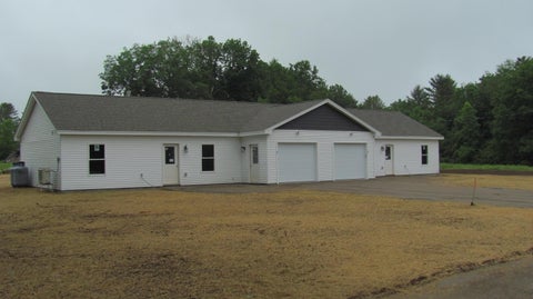 Photo of 18 Thurlow Drive, Oxford, ME 04270 (MLS # 1631364)