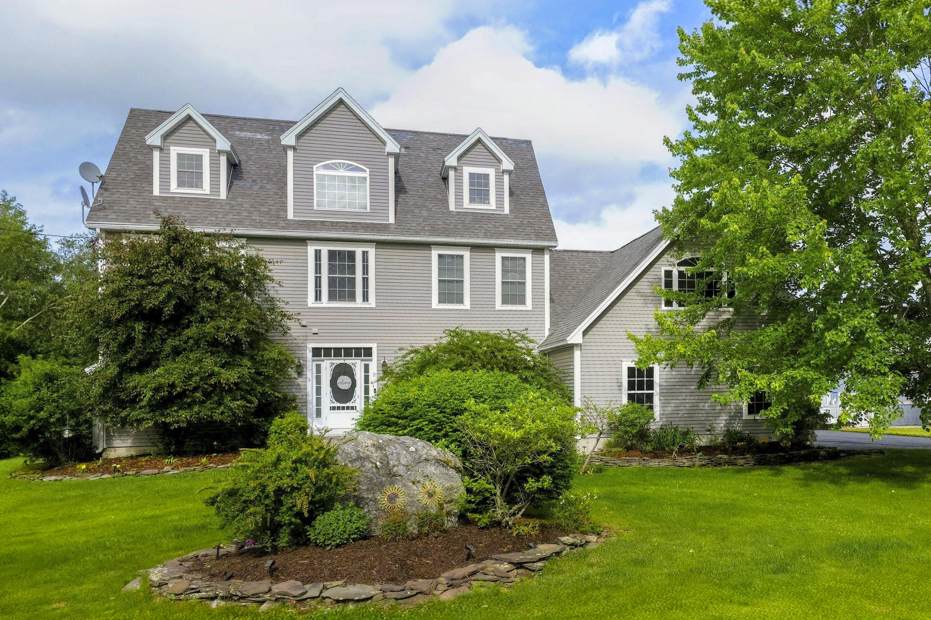37 Constitution Avenue