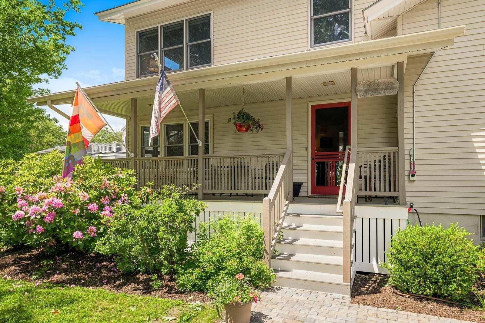 6 Proctor Avenue