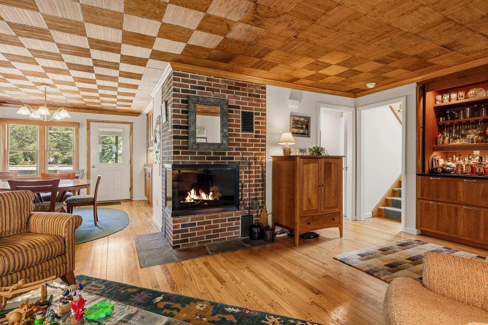 6 Proctor Avenue