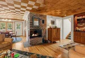 6 Proctor Avenue N