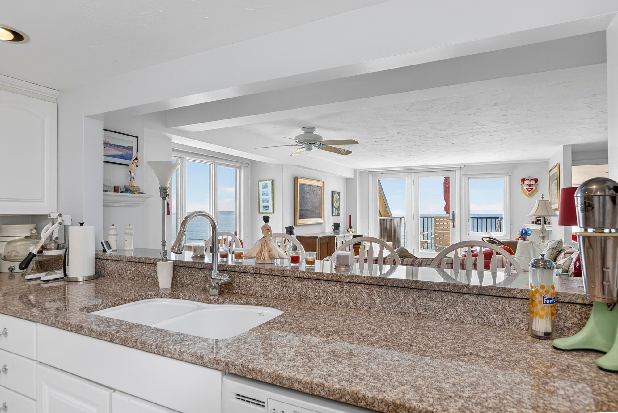 191 E Grand Avenue 701