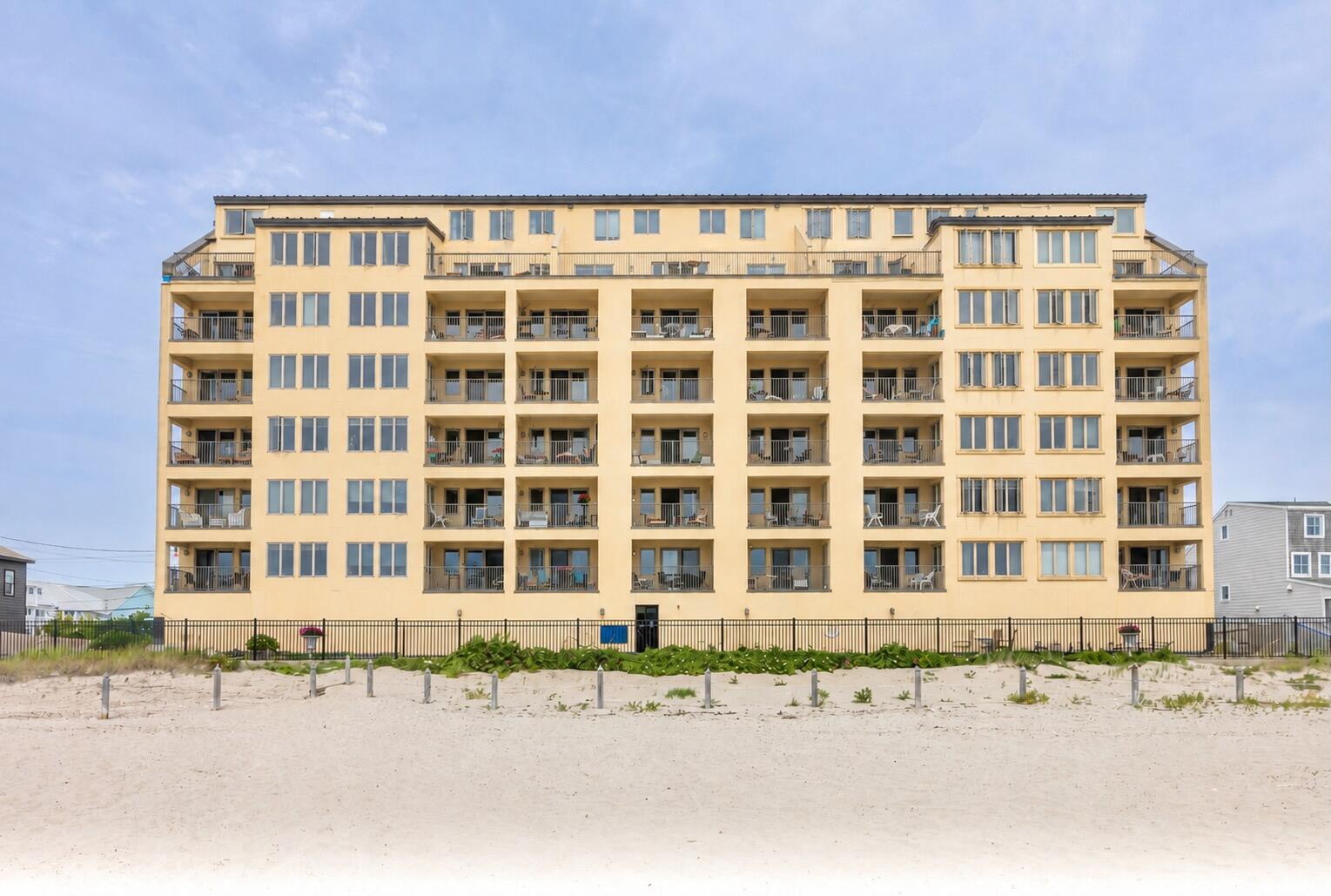 191 E Grand Avenue 701