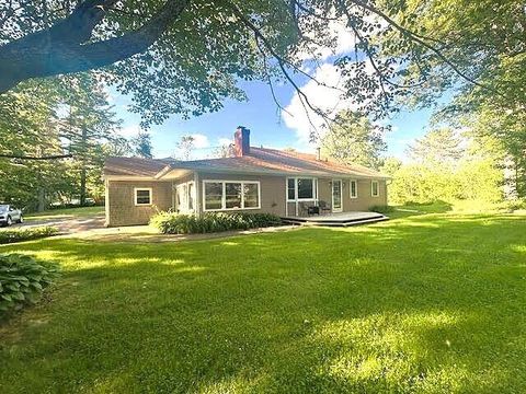 Photo of 16 Highview Terrace, Belfast, ME 04915 (MLS # 1669371)